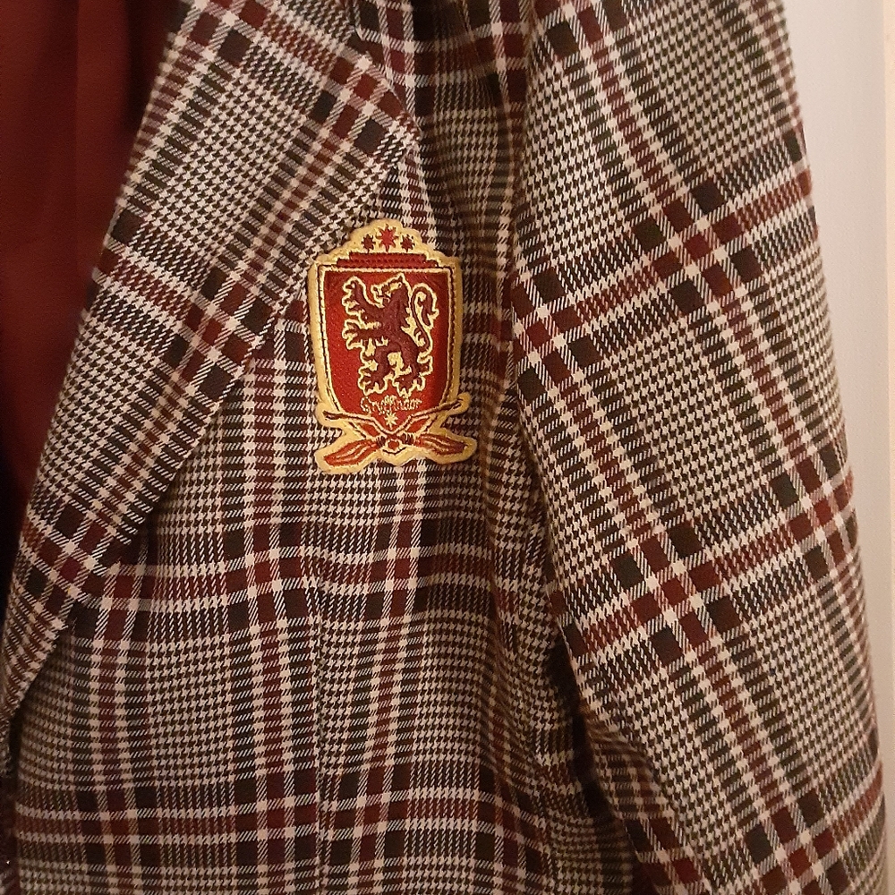 Harry Potter Gryffindor Embroidered Crest Blazer Jacket - Picture 10 of 12